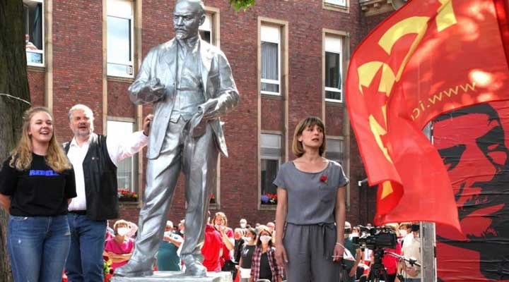 Almanya’da Lenin heykeline yönelik faşist saldırı püskürtüldü