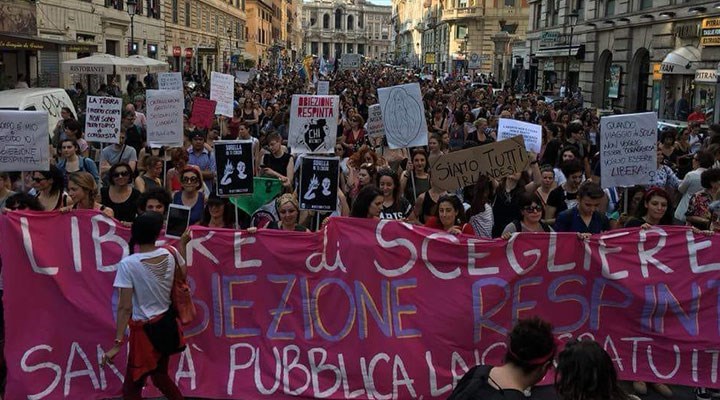 İtalya’da kürtaj hakkında son söz kadınların olacak