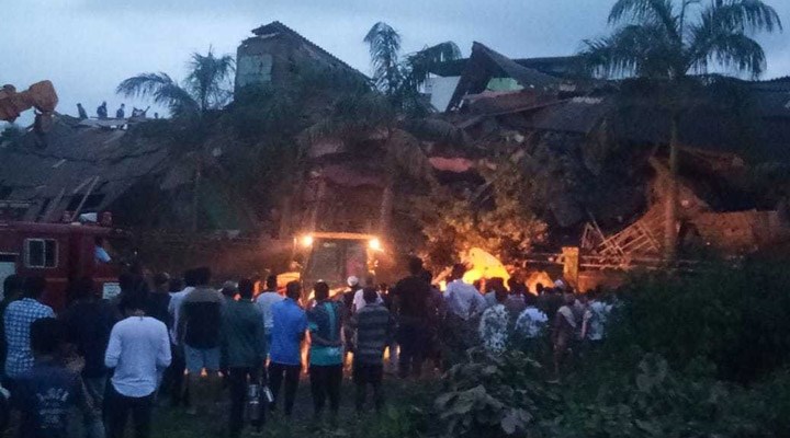 Hindistan’da 5 katlı bina çöktü: 60 kişi enkaz altında kaldı