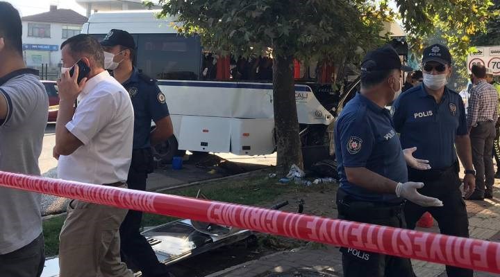 Bursa'da işçi midibüsü kaza yaptı: 2 can kaybı 16 yaralı