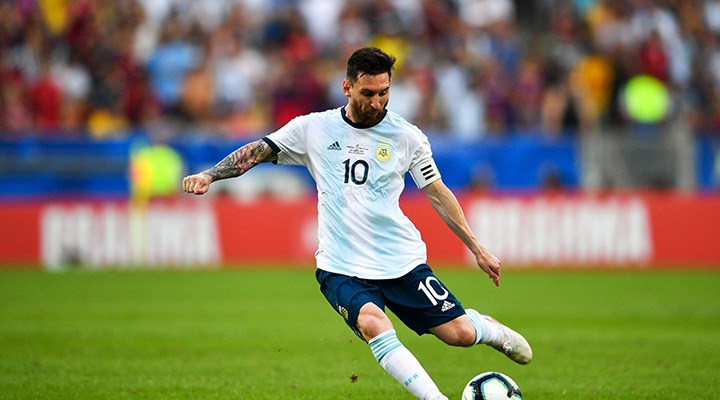 Arjantin basını: Messi Barcelona'da kalma kararı aldı