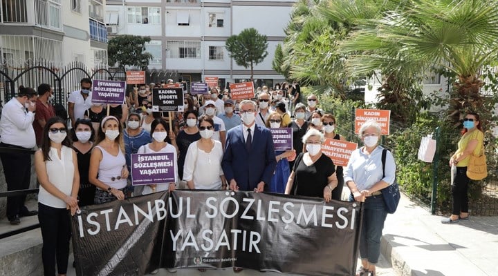 Gaziemir'de kadına yönelik erkek şiddeti protesto edildi