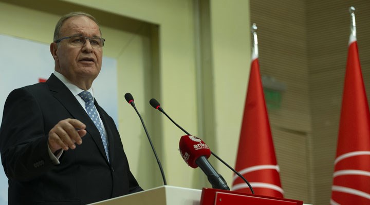 Öztrak: Uşşaki tarikatı lideri insan müsveddesi AKP protokolünde baş köşelerde