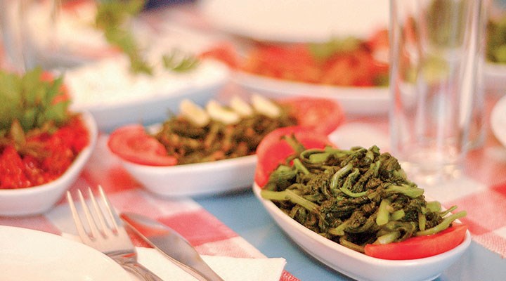 İzmir'in yemek ve içki kültürü: Nerede o eski dost meclisleri?
