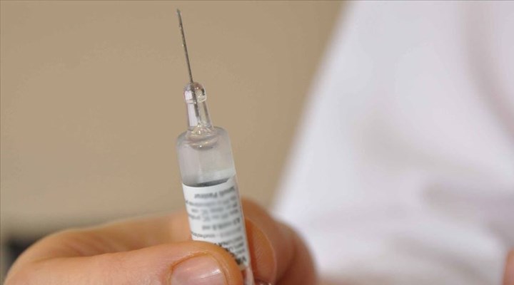 Covid-19 aşısı olan gönüllünün testi pozitif çıktı