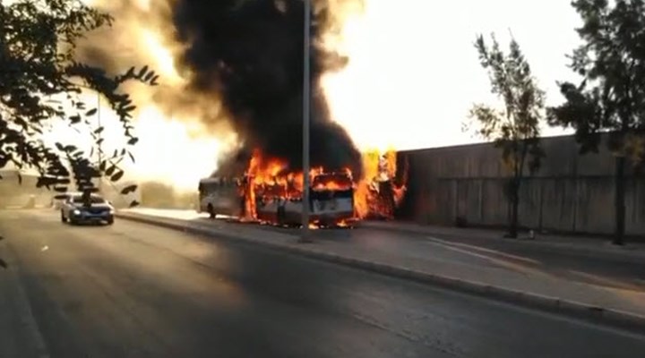 İzmir'de belediye otobüsü alev aldı