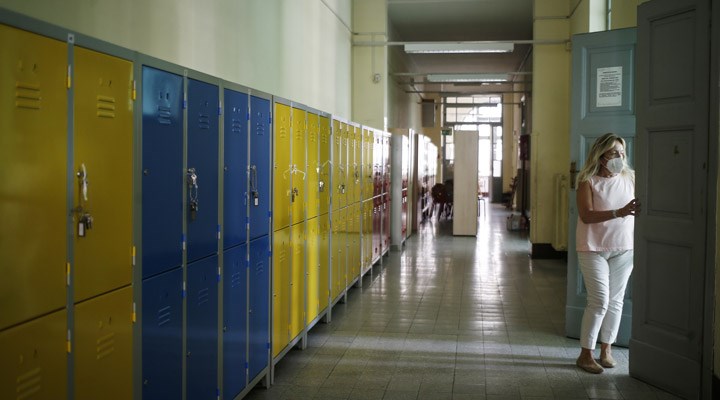 İtalya'da mart ayından beri kapalı olan okullar yeniden açıldı