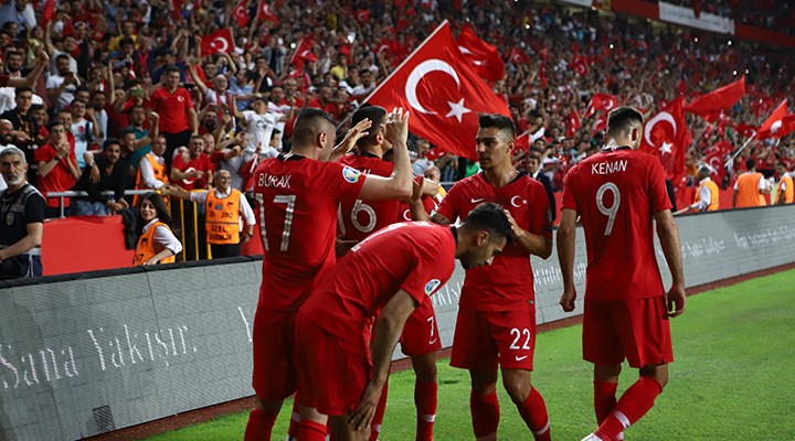 Türkiye, FIFA dünya sıralamasında 32'nciliğe geriledi