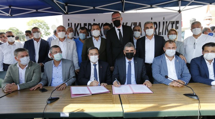 Toplu sözleşme imzalandı: 745 KHK'li işçi, Konak Belediyesi'ne geçti