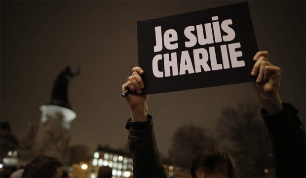 Charlie Hebdo’nun eski binasının yakınında bıçaklı saldırı