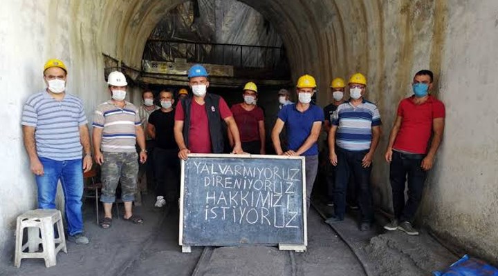 Ermenekli madenciler, patronun bez fabrikası önünde oturma eyleminde