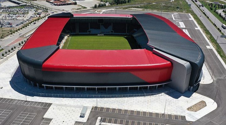 Sayıştay'ın borçlanma uyarısı yaptığı AKP’li belediyeden, bedelinin 3 katına stadyum