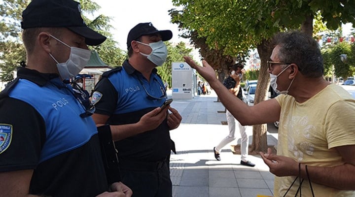 Maske takmadığı için para cezası verilen kişiden polislere: İyi, maaşınız çıktı
