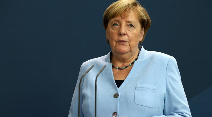 Merkel'den 'Dağlık Karabağ'da çatışmalar durdurulsun' çağrısı