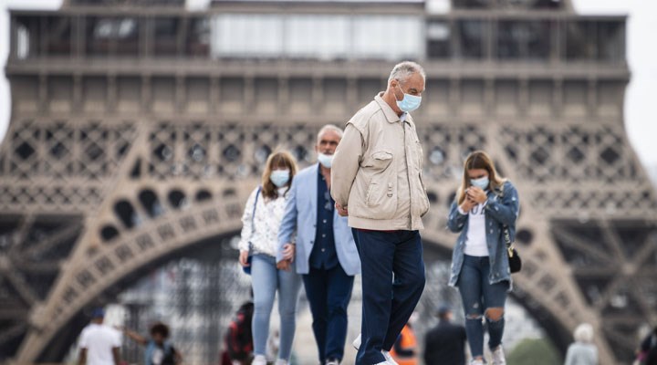 Paris, koronavirüs salgınında 'maksimum alarm' seviyesine geçti