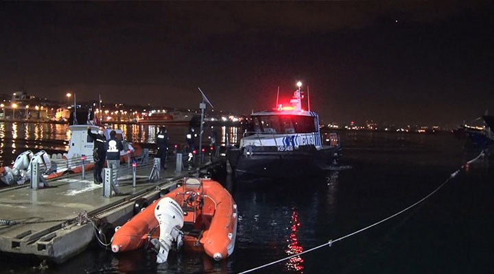 Samatya'da balıkçı teknesi alabora oldu: 2 kişi hayatını kaybetti