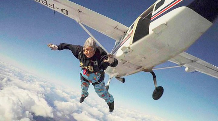 Dünyanın en yaşlı paraşütçüsü yaşamını yitirdi