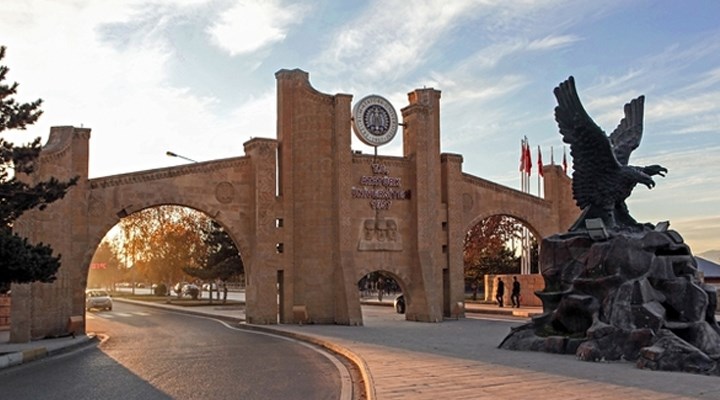 Atatürk Üniversitesi’nin öğrenci yurdunu İnsan Vakfı'na kiralandığı ortaya çıktı