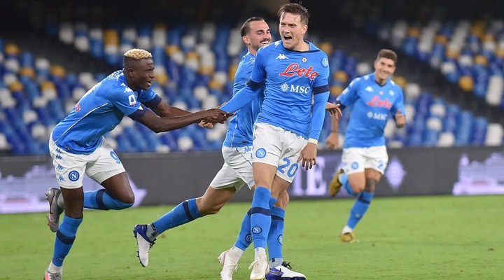 Juventus maçına çıkmayan Napoli'ye hükmen yenilgi ve puan silme cezası