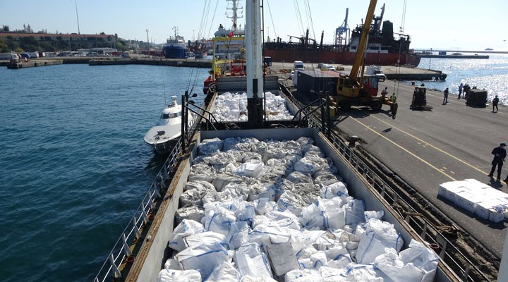 Boğaz’dan geçen ‘çimento gemisi'nden 3 milyon paket sigara çıktı