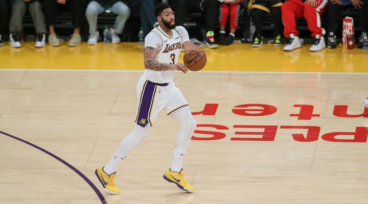 Los Angeles Lakers'ın yıldızı Anthony Davis, geleceği hakkında kararını verdi