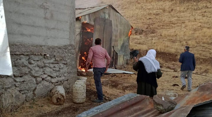 Varto’da bir haftada 8 ahır ve 1 ev yakıldı; köylüler tedirgin