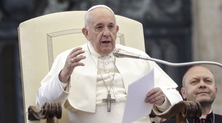 Papa Francis, eşcinsel evlilikleri onayladı: Onlar da aile kurma hakkına sahiptir