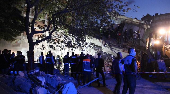 Soyer'den Bayraklı'da yaşayan yurttaşlara uyarı: Bu akşam hasarlı evlere girmeyin