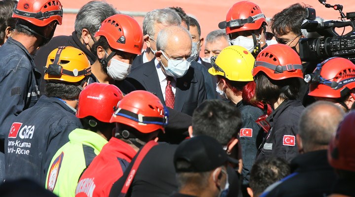 Kılıçdaroğlu deprem bölgesinde: Üzerimize düşen görevi yapmaya hazırız