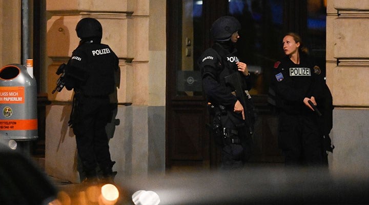 Viyana’da 6 farklı noktada silahlı saldırı: 1 sivil hayatını kaybetti
