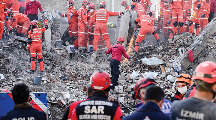 İzmir depremi geride hüzün ve mucize bıraktı