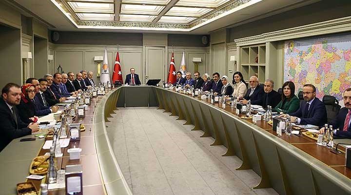 AKP MYK toplanıyor: Gündemde Albayrak’ın istifası var