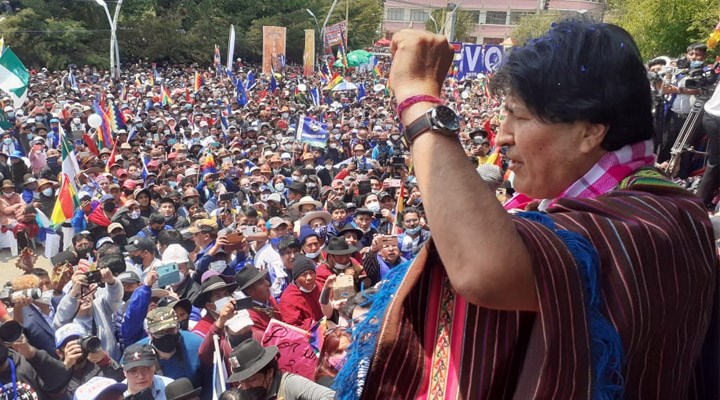 Evo Morales, darbecilerin yenilgisinin ardından Bolivya'ya döndü
