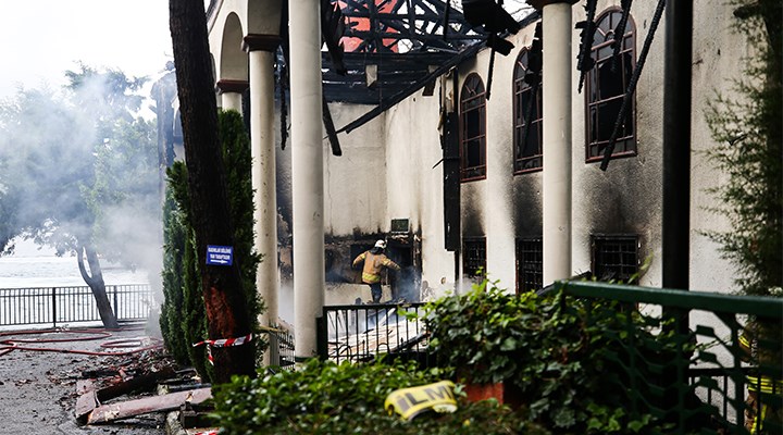 Vaniköy Camisi'ndeki yangına ilişkin soruşturma başlatıldı