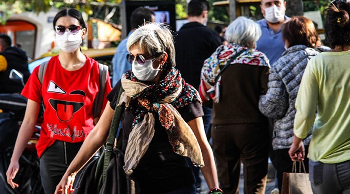 Türkiye'de koronavirüs: Günlük can kaybı 100'ün üzerinde