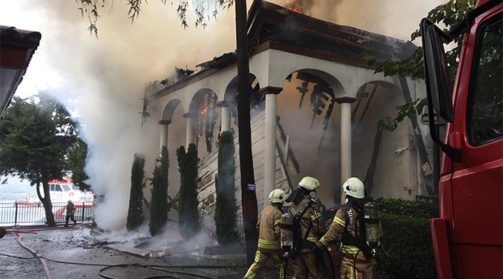 Vaniköy Camii yangının nedeni 'elektrik tesisatı' çıktı
