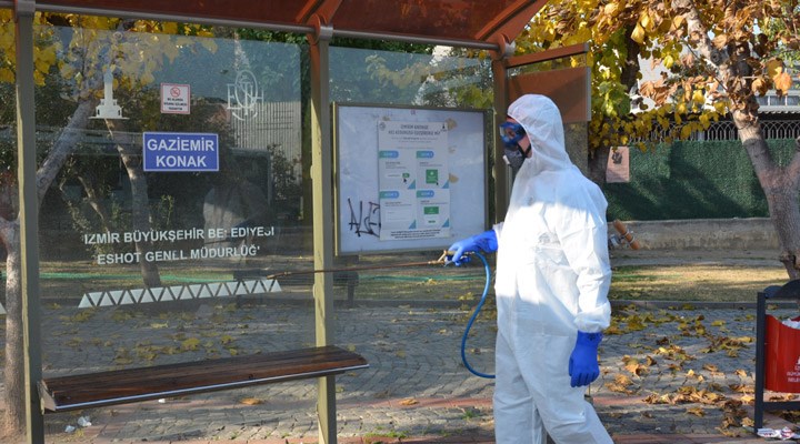 İzmir'de kamuya açık 246 bin nokta dezenfekte edildi