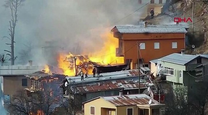 Rize’nin Gölyayla köyünde yangın: 7 ev tamamen yandı