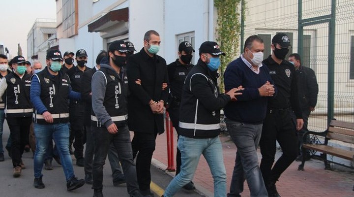 Ceyhan Belediyesi'nde yürütülen rüşvet soruşturmasında 5 kişi tutuklandı