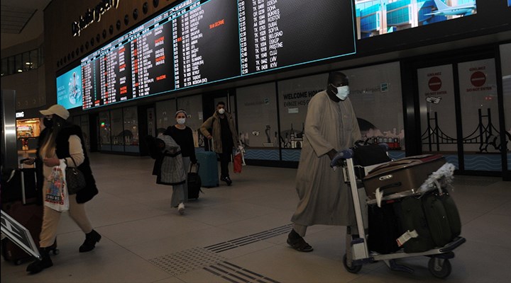 Türkiye'ye gelen yolculara PCR testi zorunluluğu başladı