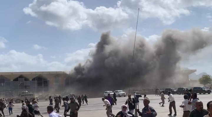 Yemen'de kabine üyelerinin indiği havalimanında patlama: 13 can kaybı, 65 yaralı