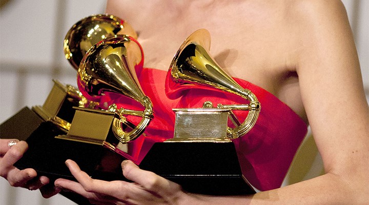 Grammy ödüllerine koronavirüs ertelemesi