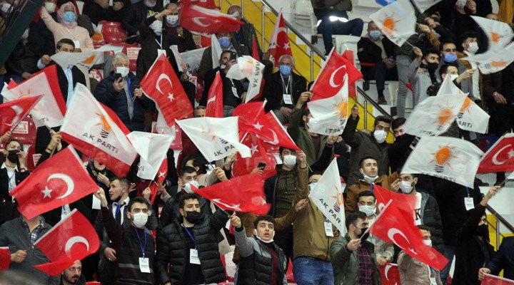 AKP Yozgat 7. Olağan İl Kongresi'nde sosyal mesafe hiçe sayıldı!