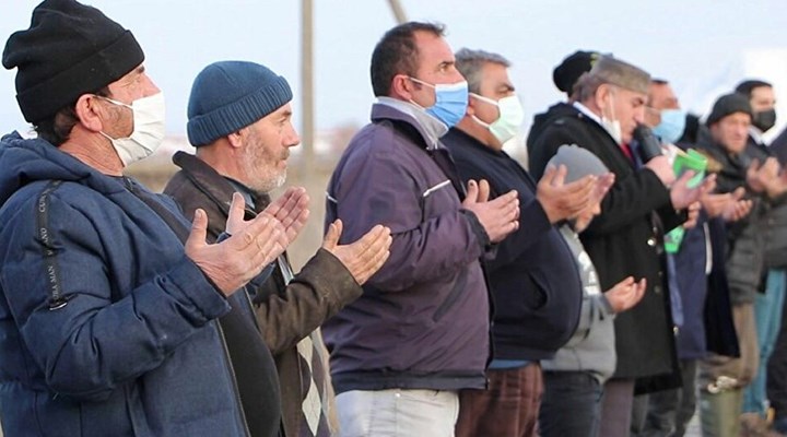 Erzurum'da köylüler kar duasına çıktı