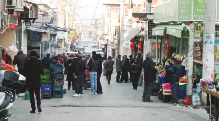 İzmir’in göbeğinde yoksulluk diz boyu