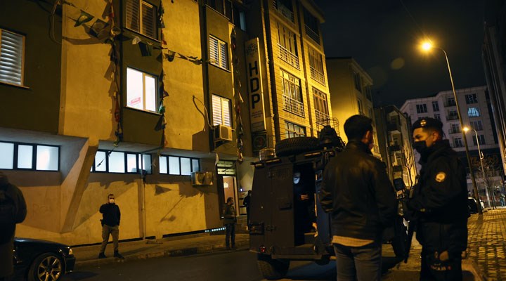 HDP Esenyurt binasına polis baskını: Gözaltına alınan eş başkanlar serbest bırakıldı