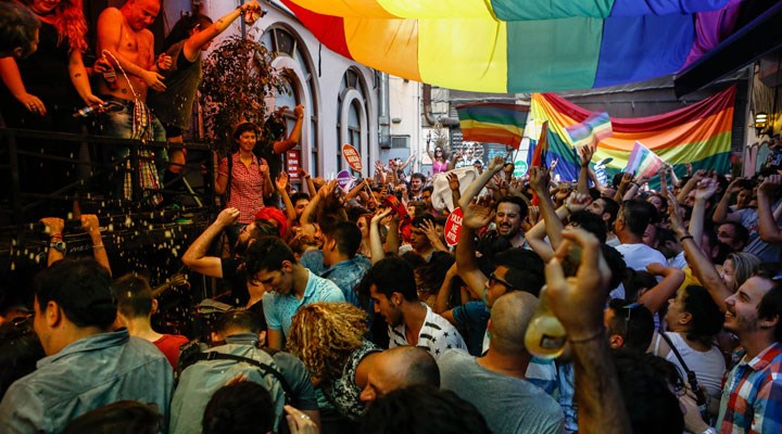 Nefretiyle rekor kırdı: En çok LGBTİ+ haberi yapan gazete Akit oldu