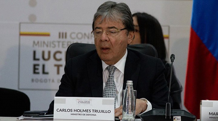 Kolombiya Savunma Bakanı, koronavirüs nedeniyle hayatını kaybetti