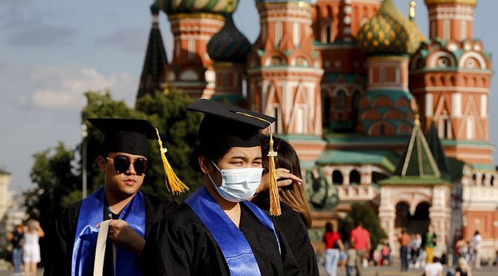 Rusya’da üniversiteler yüz yüze eğitime geri döndü