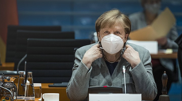 Merkel: Mutasyonların orjinal koronavirüsün yerini alması an meselesi